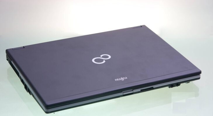 لپ‌تاپ استوک Fujitsu مدل Lifebook S790 بسته شده
