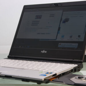 لپ‌تاپ استوک Fujitsu مدل Lifebook S790 دیویدی باز