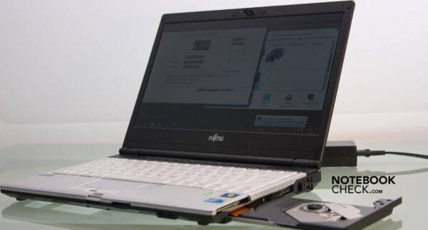 لپ‌تاپ استوک Fujitsu مدل Lifebook S790 دیویدی باز