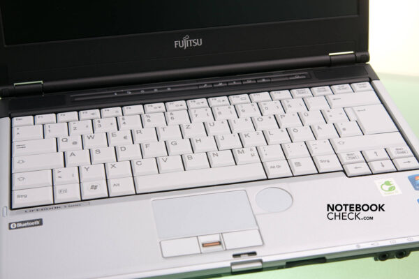 لپ‌تاپ استوک Fujitsu مدل Lifebook S790 صفحه کلید