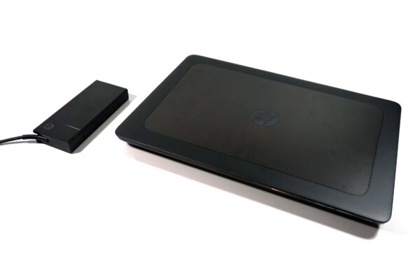 لپ‌تاپ استوک HP مدل ZBook 15 G3 بسته با شارژر