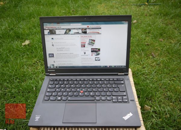 لپ‌تاپ استوک Lenovo مدل ThinkPad T440p در نور روز
