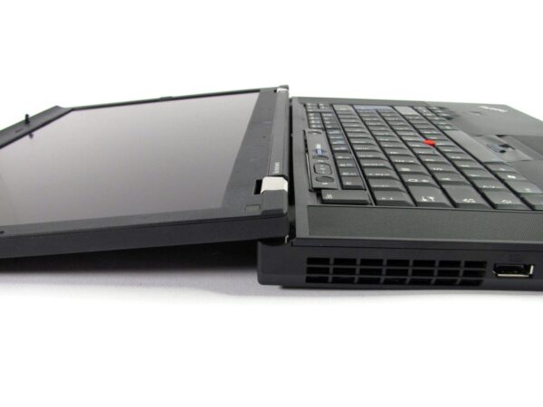 لپ‌تاپ استوک Lenovo مدل ThinkPad W520 زاویه باز شدن