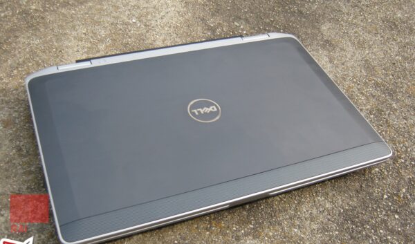 لپ تاپ استوک 13.3 اینچی Dell مدل Latitude E6320 i3 بسته