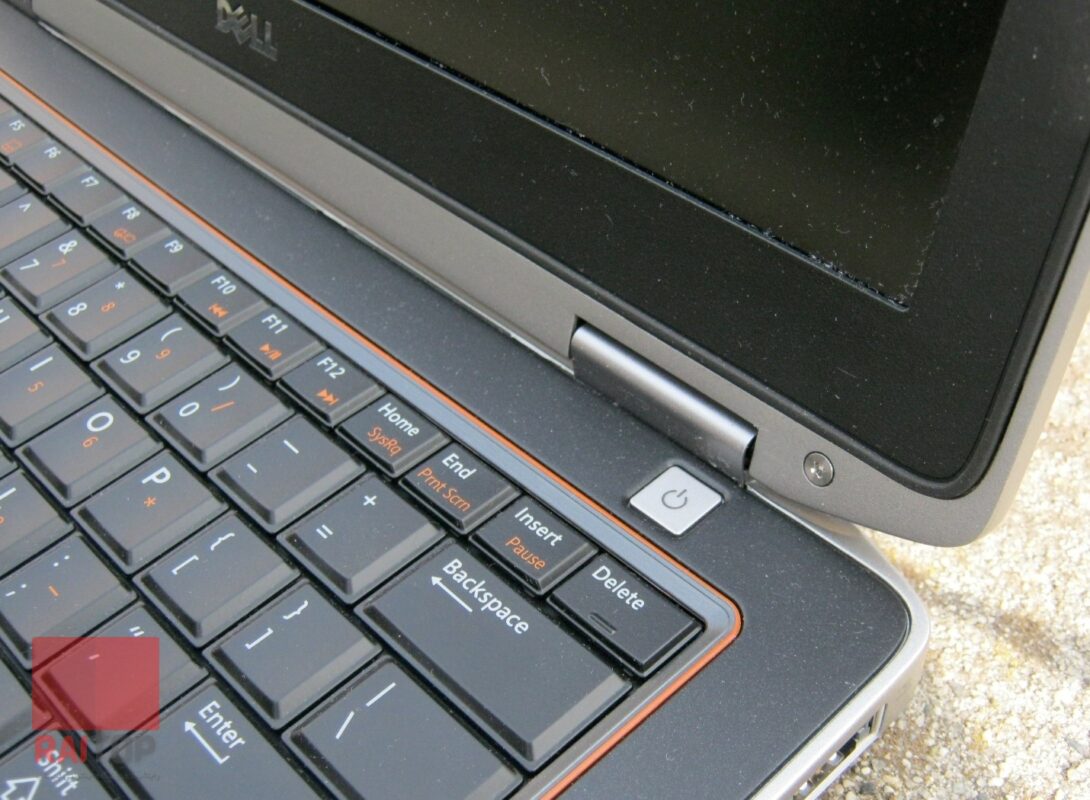 لپ تاپ استوک 13.3 اینچی Dell مدل Latitude E6320 i3 صفحه کلید