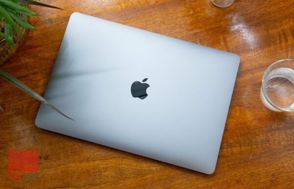 لپ تاپ 13 اینچی اپل Apple مدل MacBook Pro A1989 (2019) بسته