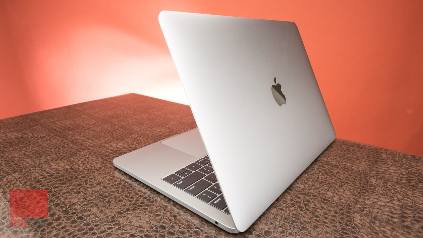 لپ تاپ 13 اینچی اپل Apple مدل MacBook Pro (2017) پشت راست