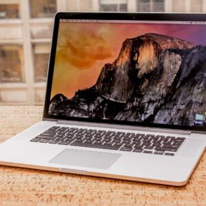 لپ تاپ 15 اینچی استوک Apple مدل MacBook Pro (2015) رخ راست